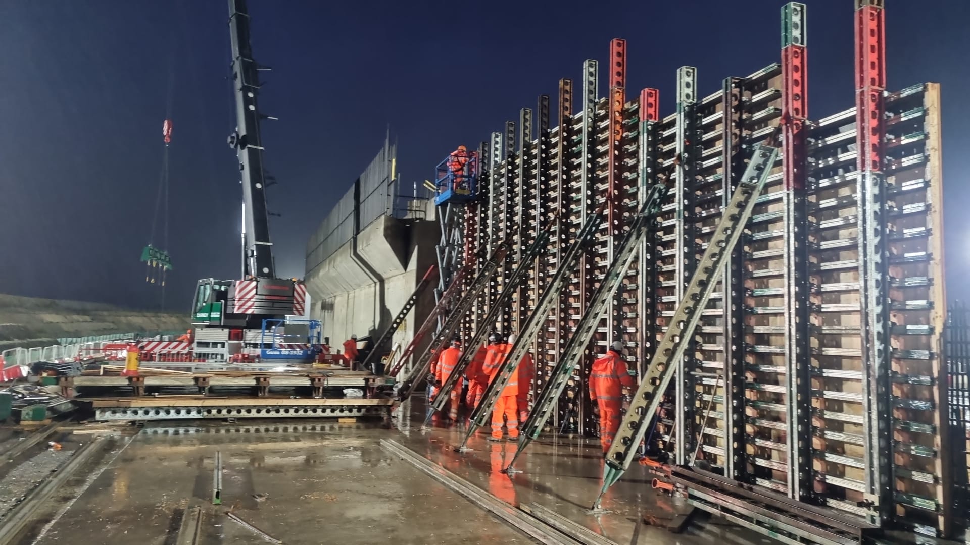 Night shift formwork operations