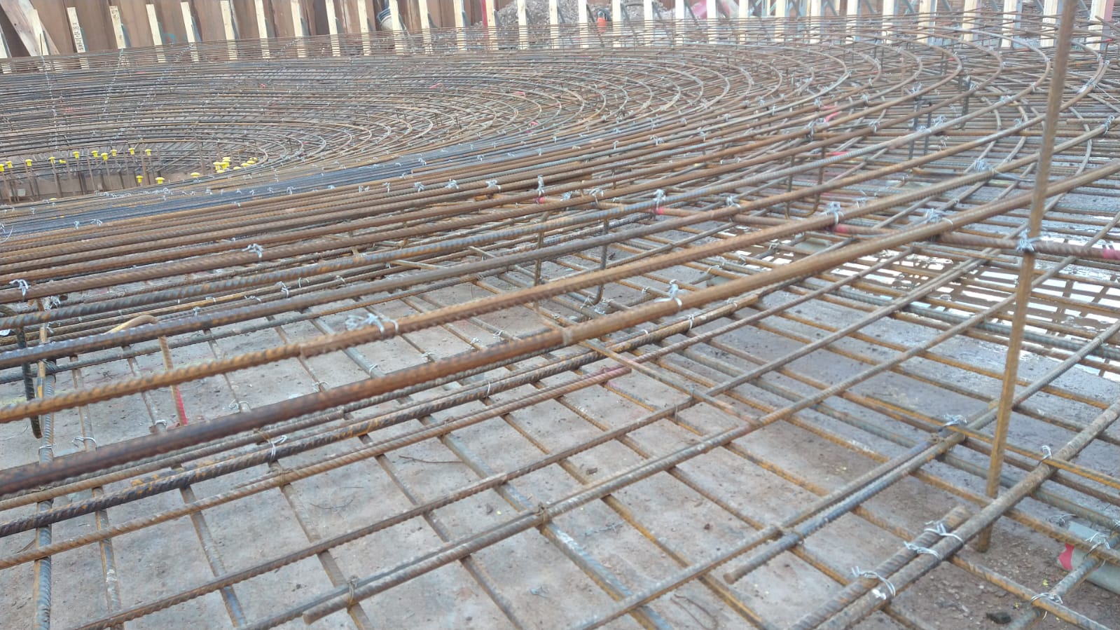 Radial rebar detail in circular tank base